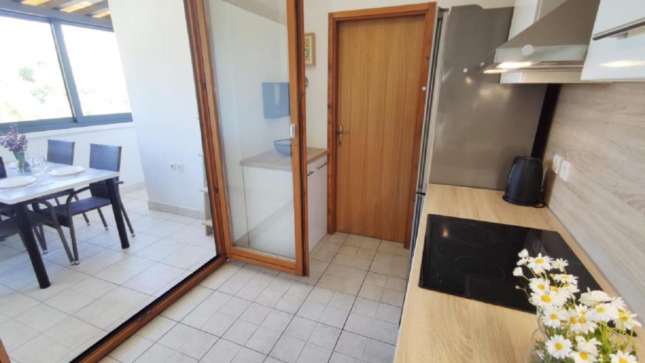 Apartments Riba Βις Εξωτερικό φωτογραφία