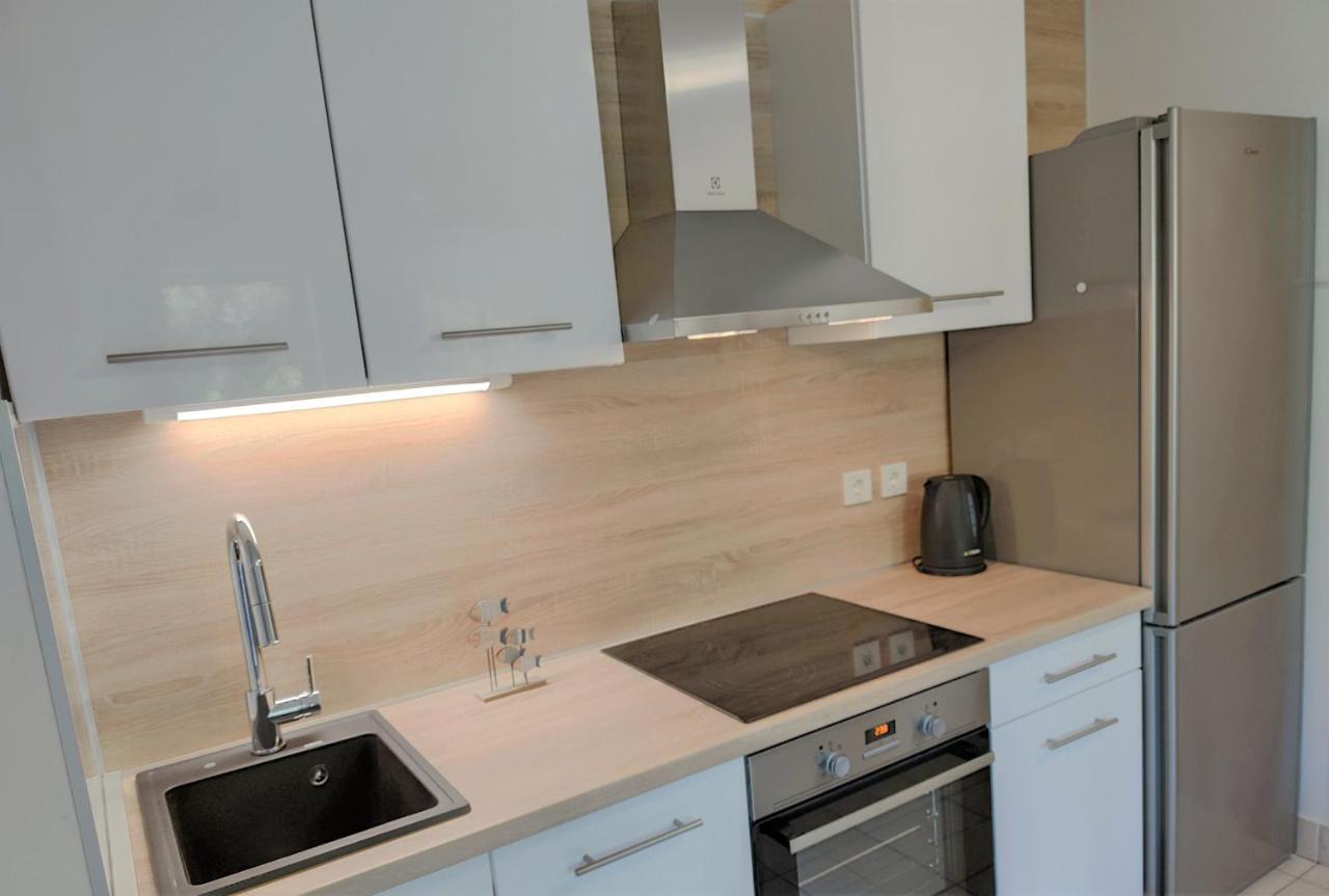 Apartments Riba Βις Δωμάτιο φωτογραφία