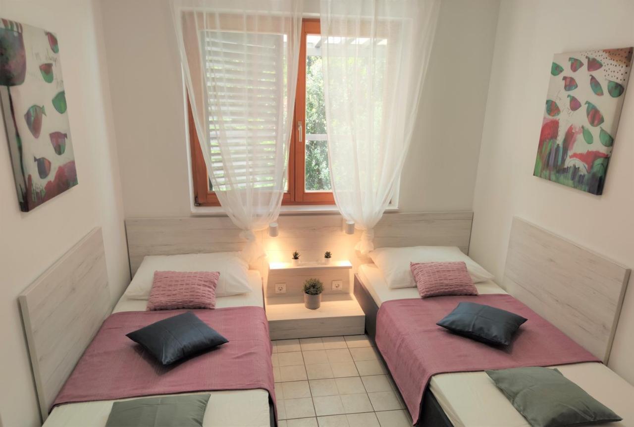Apartments Riba Βις Δωμάτιο φωτογραφία