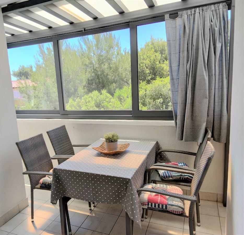 Apartments Riba Βις Δωμάτιο φωτογραφία