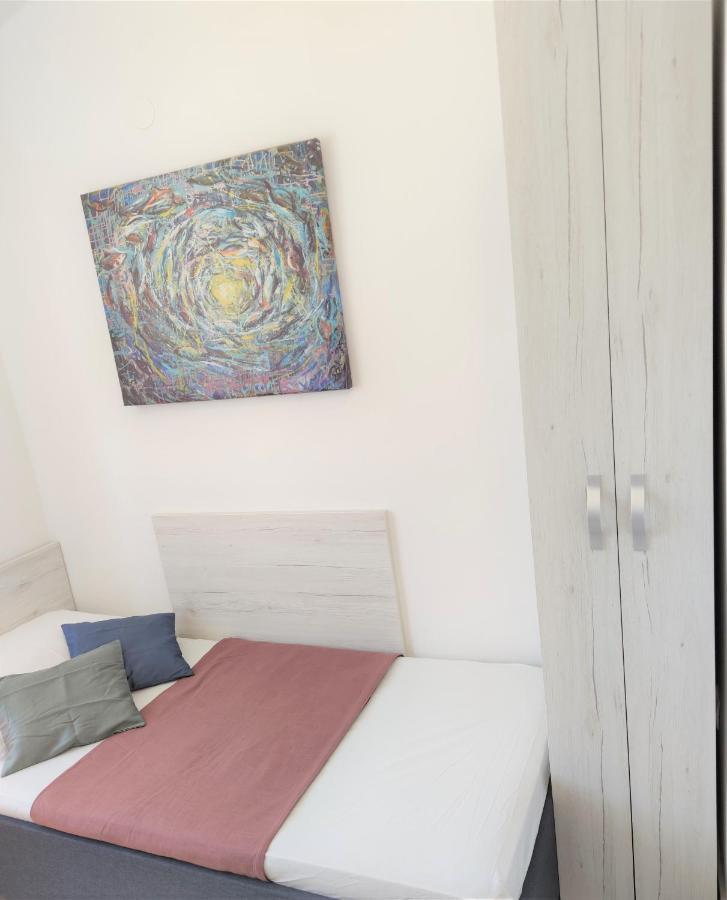Apartments Riba Βις Δωμάτιο φωτογραφία