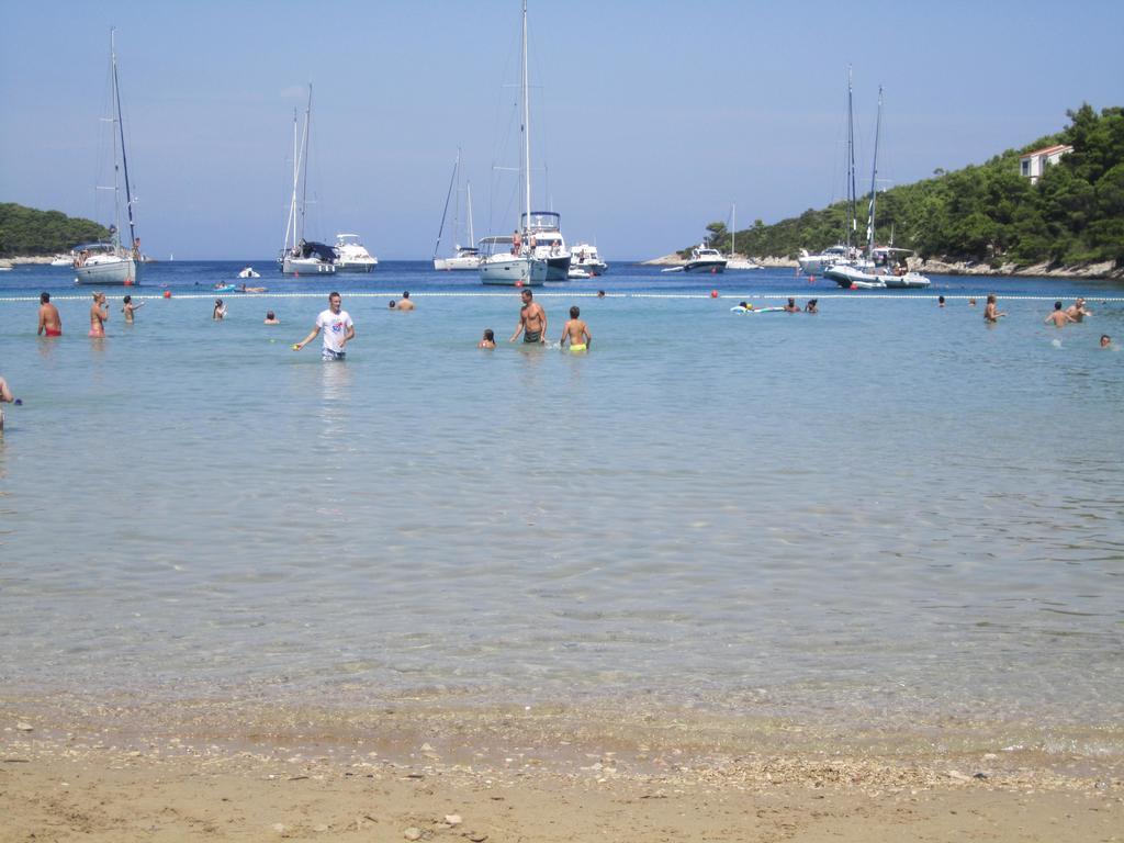 Apartments Riba Βις Εξωτερικό φωτογραφία