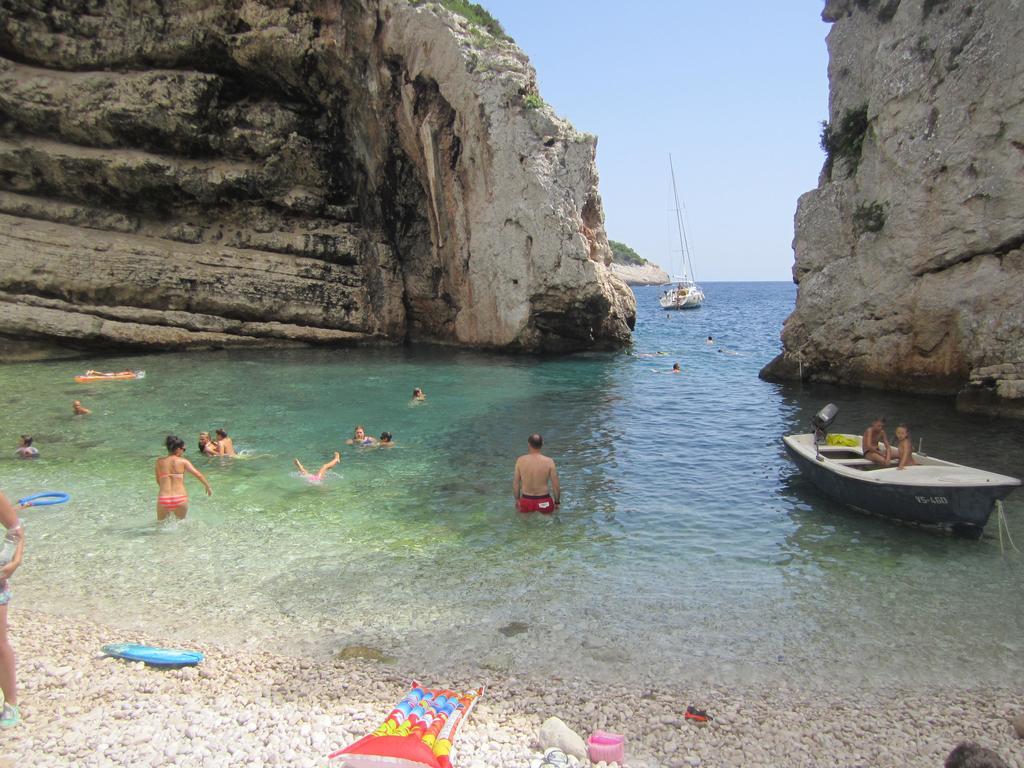 Apartments Riba Βις Εξωτερικό φωτογραφία