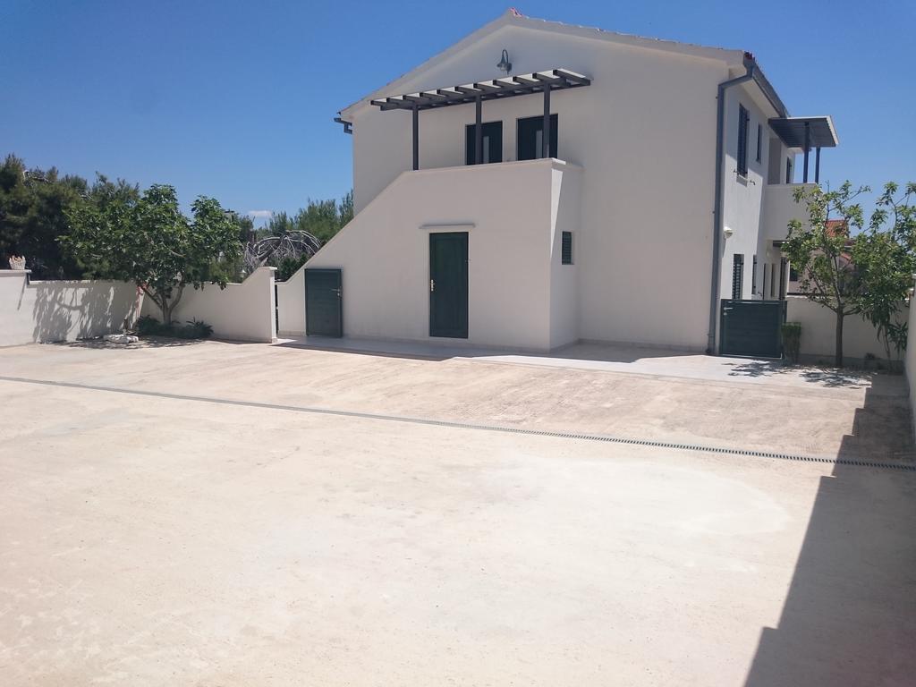 Apartments Riba Βις Εξωτερικό φωτογραφία
